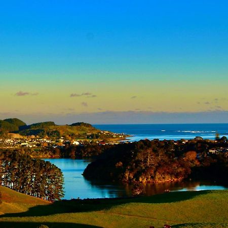 The Beach House On The Hill Raglan Eksteriør billede